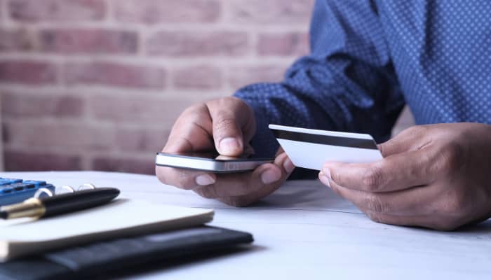 Qualtrics-Financial-Services-APAC-Report (1)