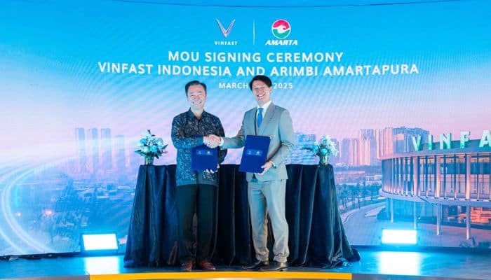vinfast amarta ev showroom expansion indonesia