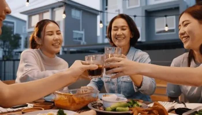 Nearly half of Singaporeans are likely to buy soft drinks during CNY: report