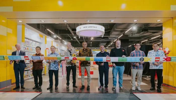 The LEGO Group expands APAC presence with launch of largest SEA outlet in Indonesia