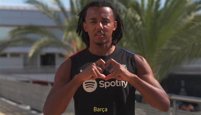 FC Barcelona pays tribute to deaf community with Barça Anthem performed in sign language 