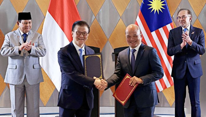 Axiata, Sinar Mas form strategic collaboration to support digital transformation initiatives across SEA