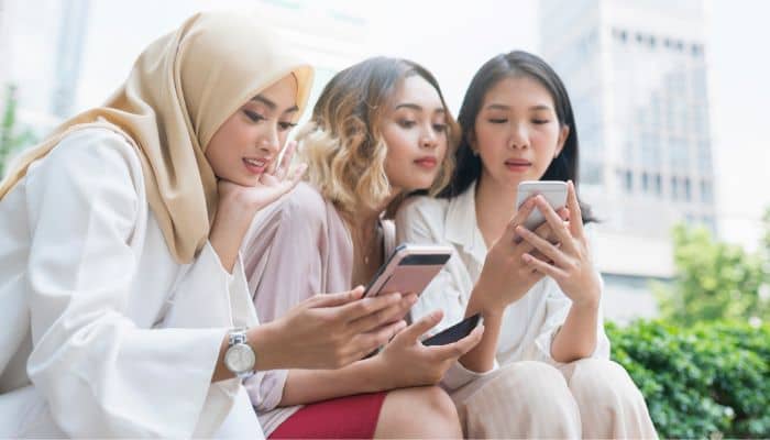 we-are-social-meltwater-SEA-social-media-use-report