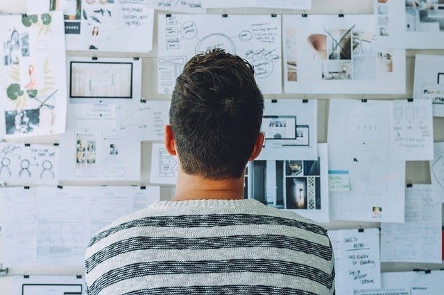 'Story telling' vs 'Story selling' : What data can (not) do for your end consumer