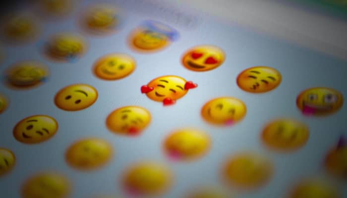 Emplifi-Social-Media-Emoji-Brand-Usage